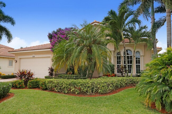 Building Photo - 528 Les Jardin Dr