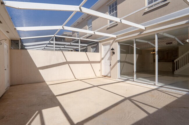 Building Photo - 186 Soriano Dr
