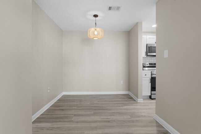 Building Photo - Live on the Water – 2BR Condo at Harbor Landing