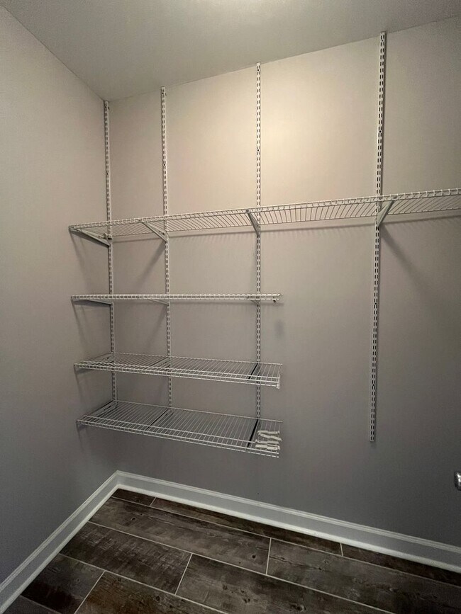 Building Photo - 3 Bedroom home with water views!