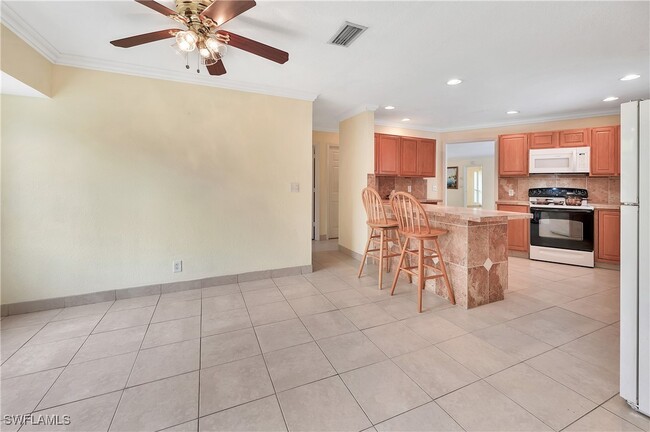 Building Photo - 639 Pompano Dr