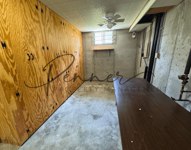 Building Photo - 2701 S Coachman Dr