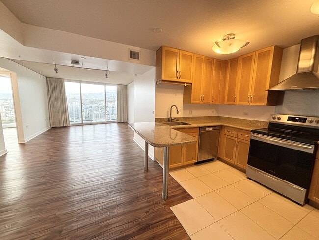 Building Photo - 1296 Kapiolani Blvd
