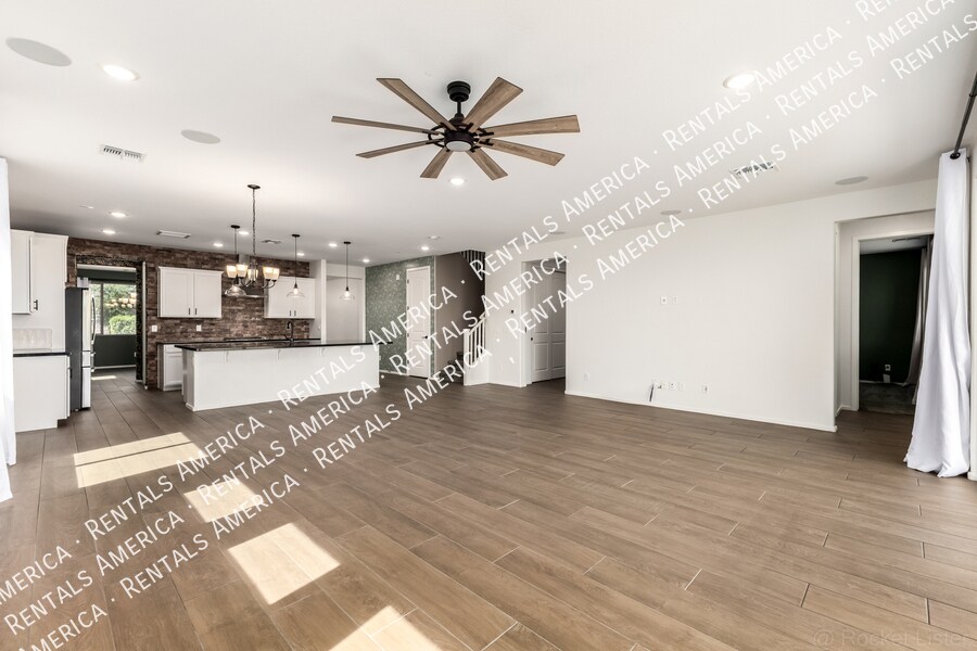 Building Photo - 13695 N 145th Dr