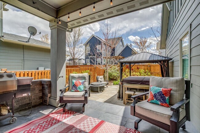 Building Photo - Large single family home in Central Park.