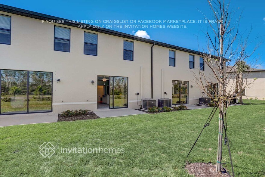 Building Photo - 1945 E Landings Wy