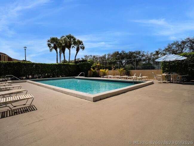 Building Photo - 5390 Woodland Lakes Dr