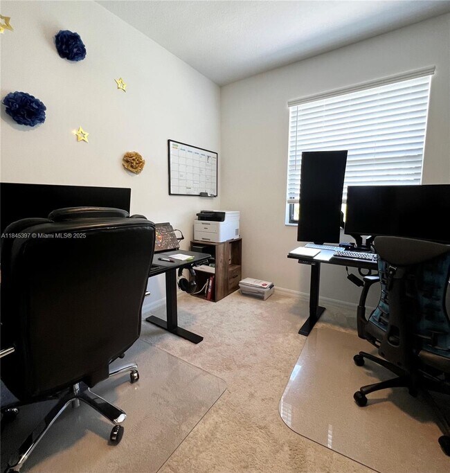 Building Photo - 8951 Madrid Cir