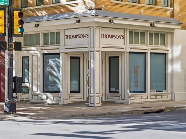 Building Photo - 910 Houston St