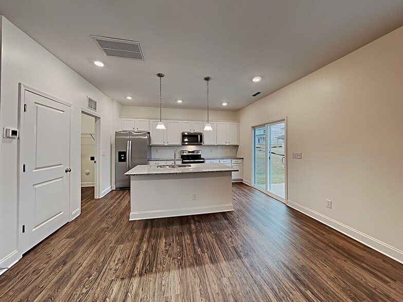 Building Photo - 3204 Brierhill Rd