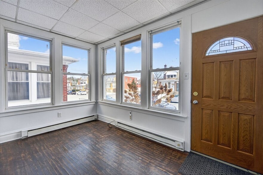 Building Photo - 406 S 18th St