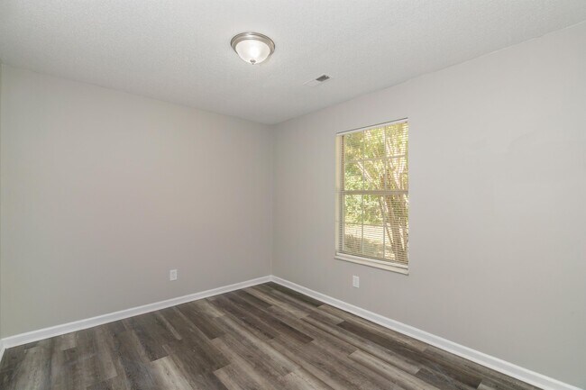 Building Photo - 7700 Bellchase Ln