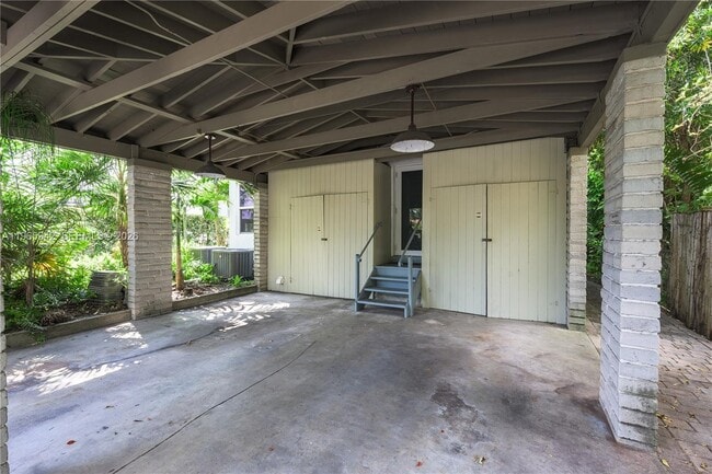 Building Photo - 3911 Ponce de Leon Blvd