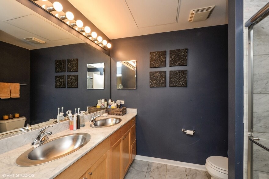 Building Photo - 3631 N Halsted St