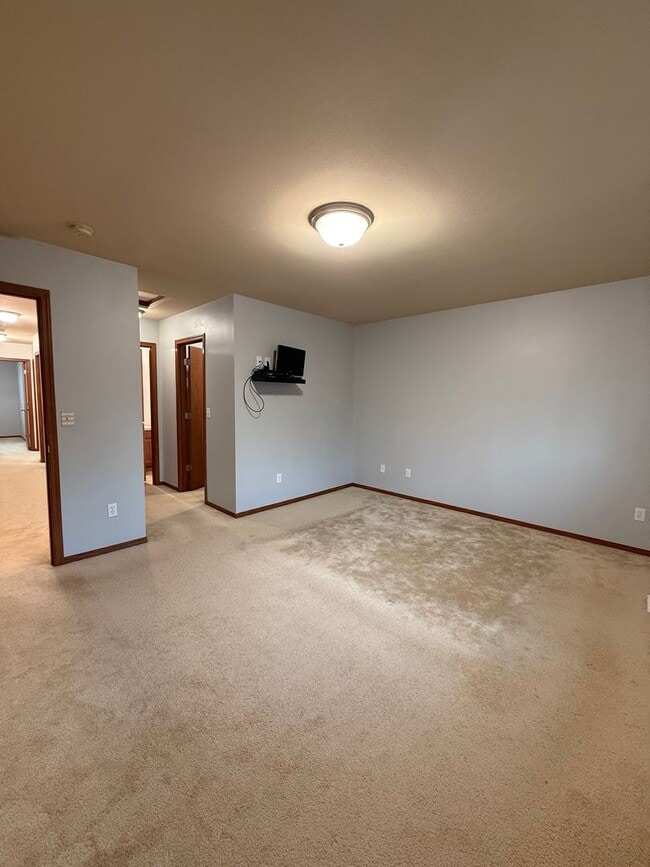 Building Photo - 15717 26th Ave W