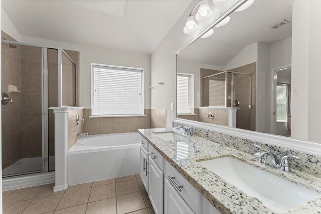Building Photo - 2818 Lockeridge Pines Dr