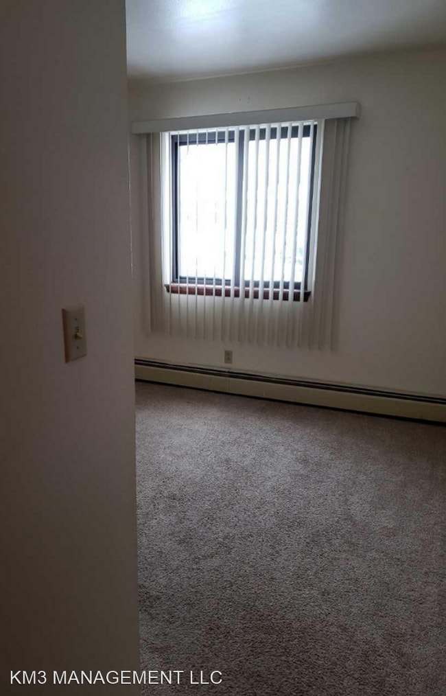 Building Photo - 6333 N Denmark St