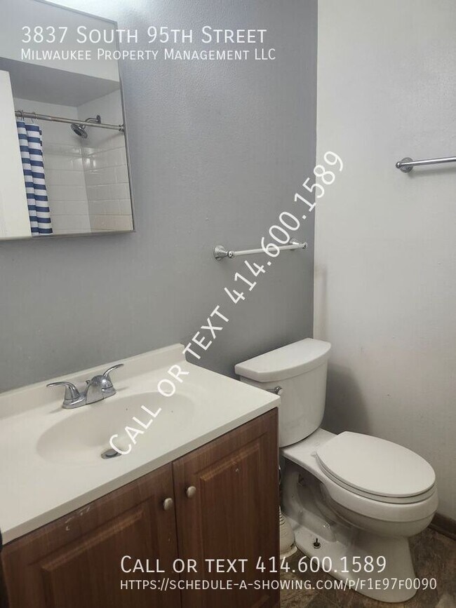 Building Photo - 3837 S 95th St