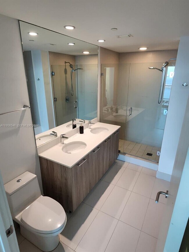 Building Photo - 501 NE 31st St