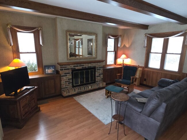 Building Photo - Furnished Mid-term Rental