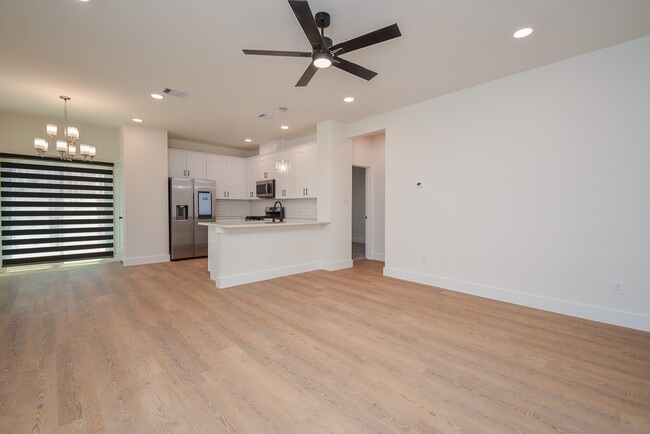 Building Photo - 16559 Oasis Glade Dr