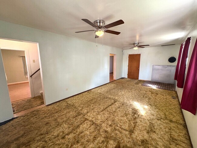 Building Photo - 309 S 33rd St