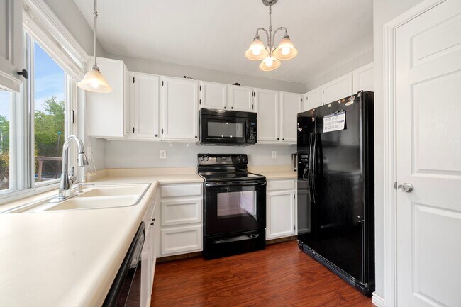 Building Photo - 145 Caria Dr