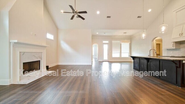 Building Photo - 204 Sleepy Brook Rd