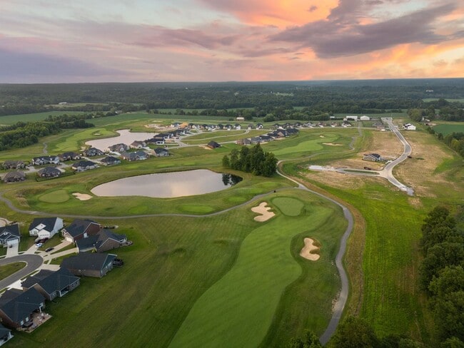 Building Photo - Luxury Living on the Course – For Rent