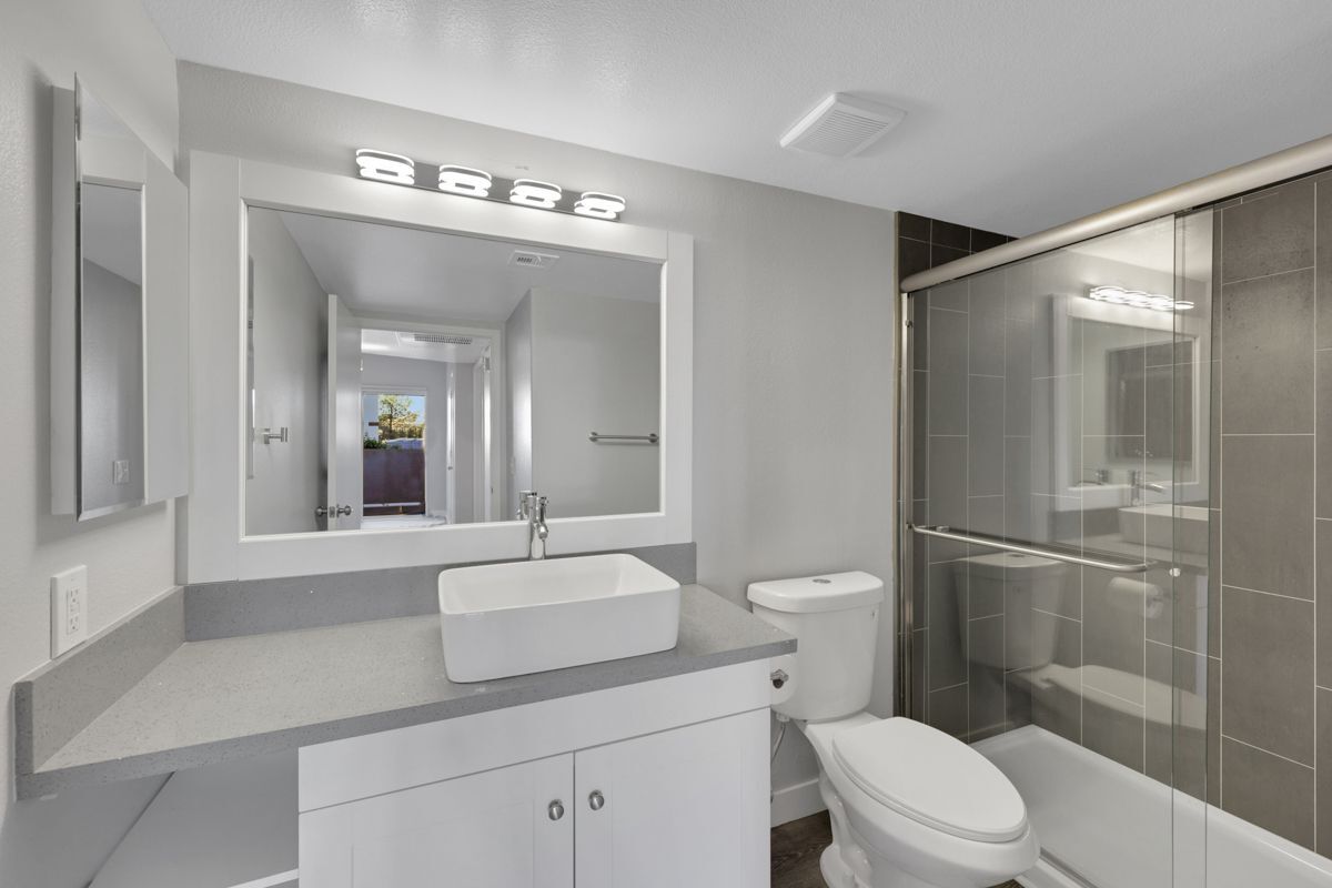 Building Photo - 7255 W Sunset Rd