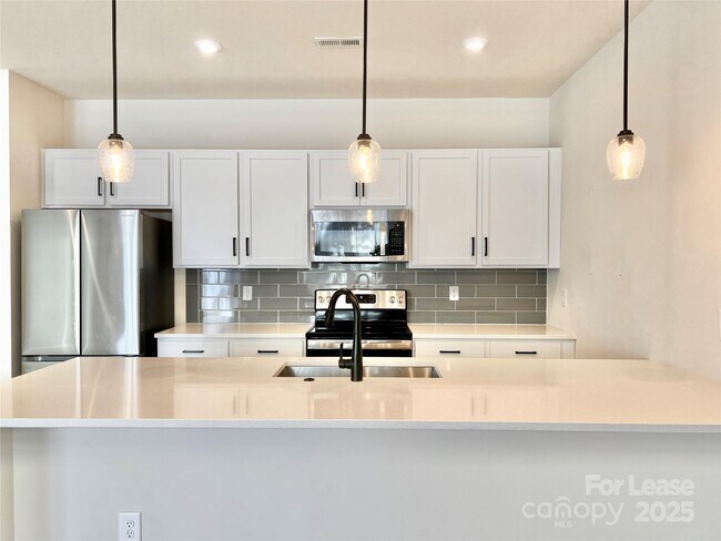 Building Photo - 5348 Somerset Hill Ln