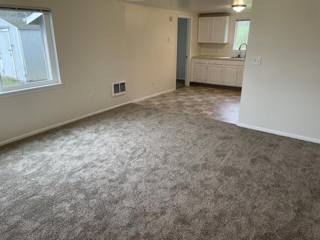 Building Photo - 3112 NW 9th St