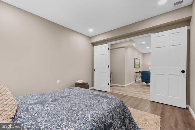 Building Photo - 10429 Headly Ct