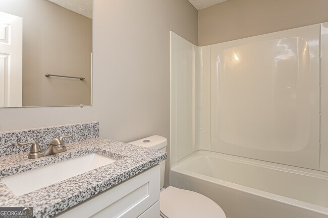 Building Photo - 3957 Edgebrook Dr
