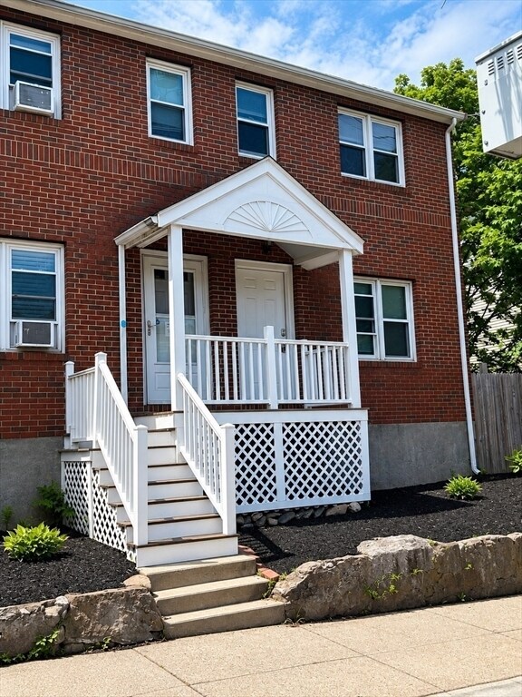 Building Photo - 57 Sumner St