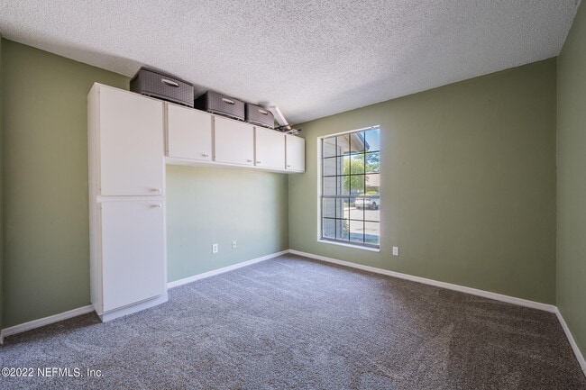 Building Photo - 111 Cranes Lake Dr