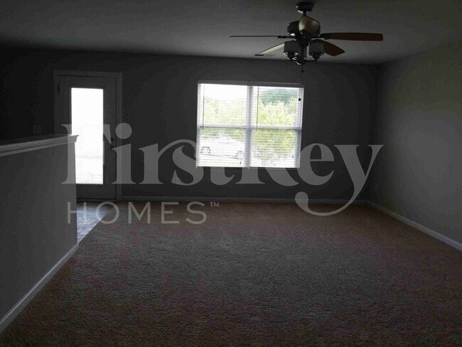Building Photo - 4406 Vernon Cir SE