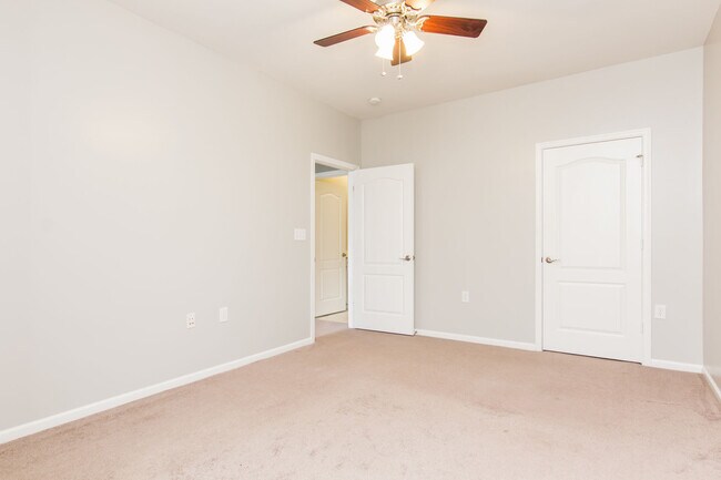 Building Photo - 1132 Grace Hill Dr