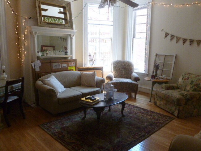 Primary Photo - 1123 Grove Ave
