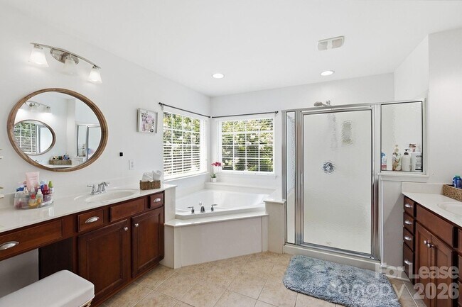 Building Photo - 8120 Madrigal Ct