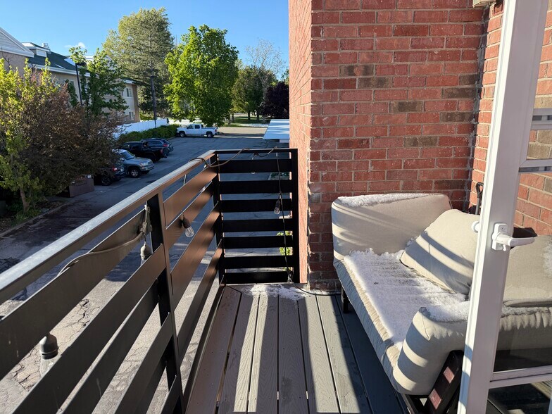 Building Photo - 70 N Main St