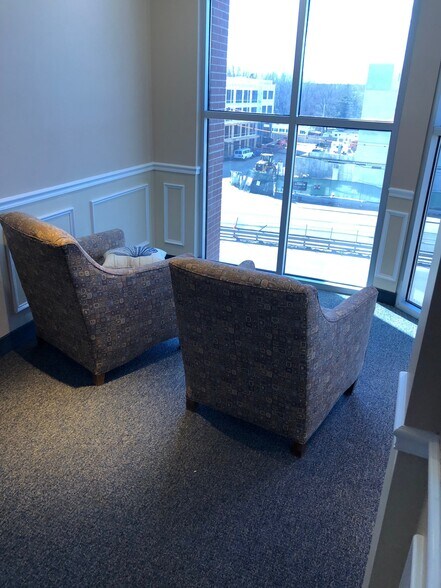 Building Photo - 1522 VFW Pkwy