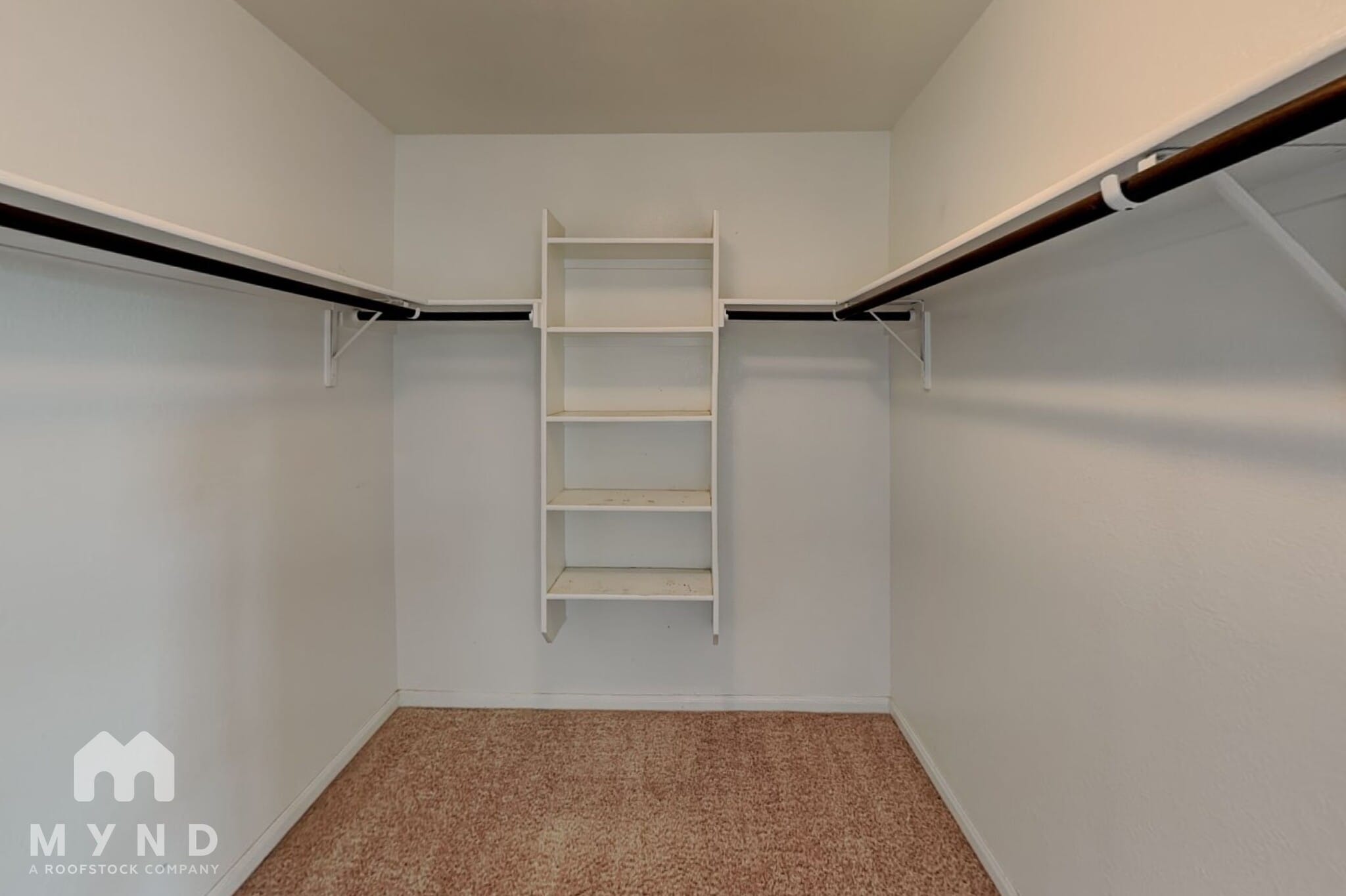 Building Photo - 717 Pinnacle Dr