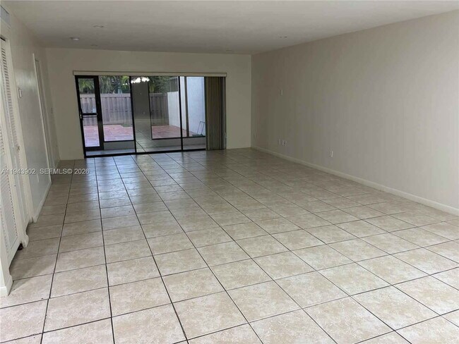 Building Photo - Southwest 115th Place, Miami, FL 33173 - 3 BR 2 BA single-family home