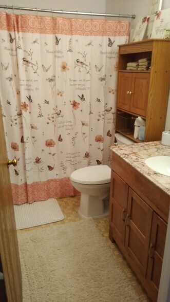 Building Photo - 4 Pine Brook Ln