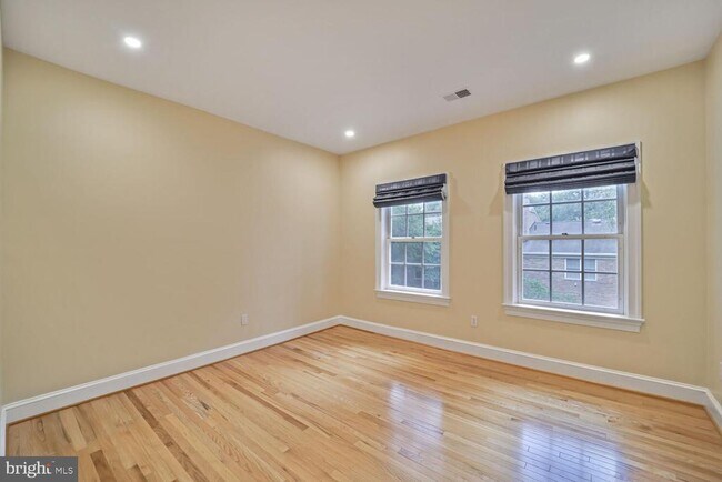 Building Photo - 2053 Mayfair McLean Ct