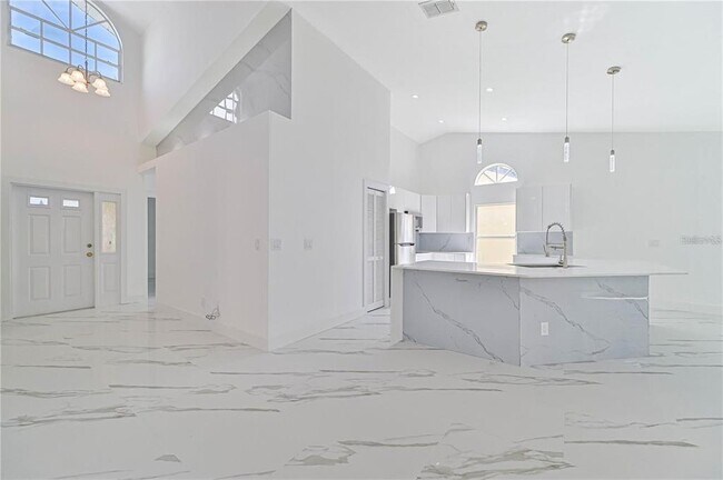 Building Photo - 3832 Sabal Springs Blvd