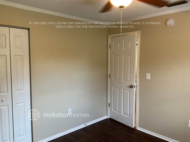 Building Photo - 3227 Lenwood Dr