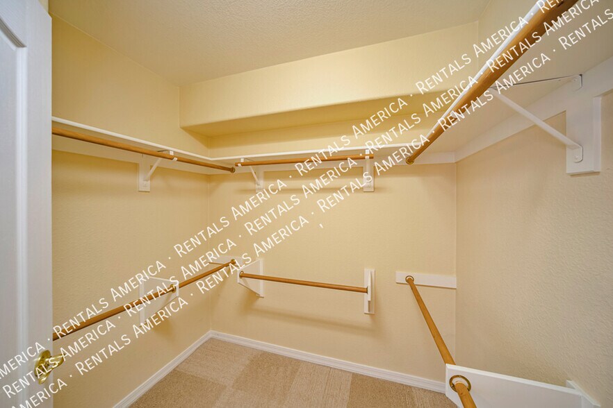 Building Photo - 12920 N Salt Cedar Dr
