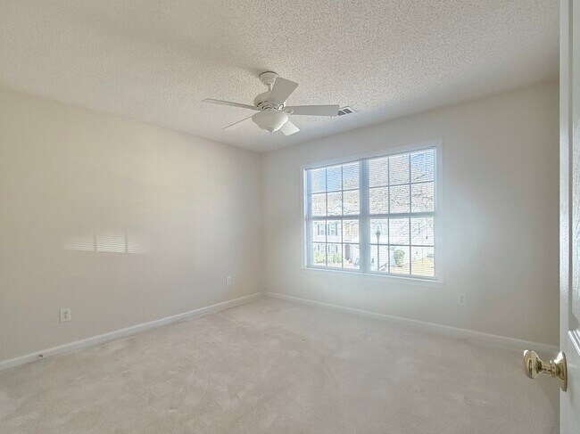 Building Photo - 510 Keeneland Ave